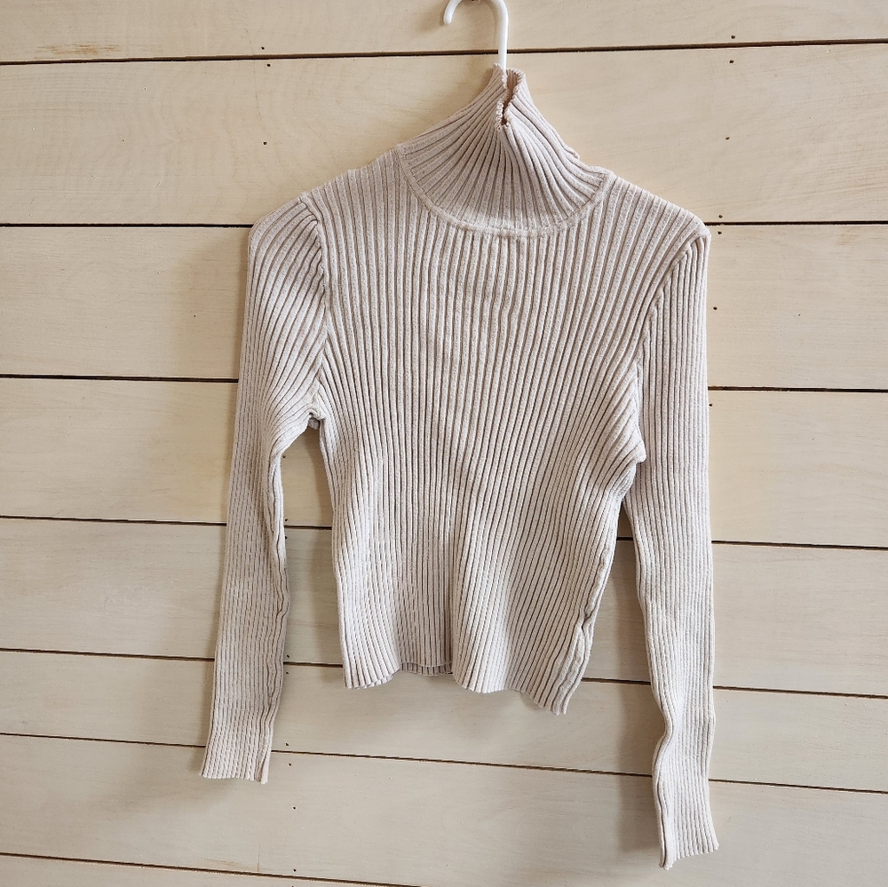 Cream ribbed turtleneck